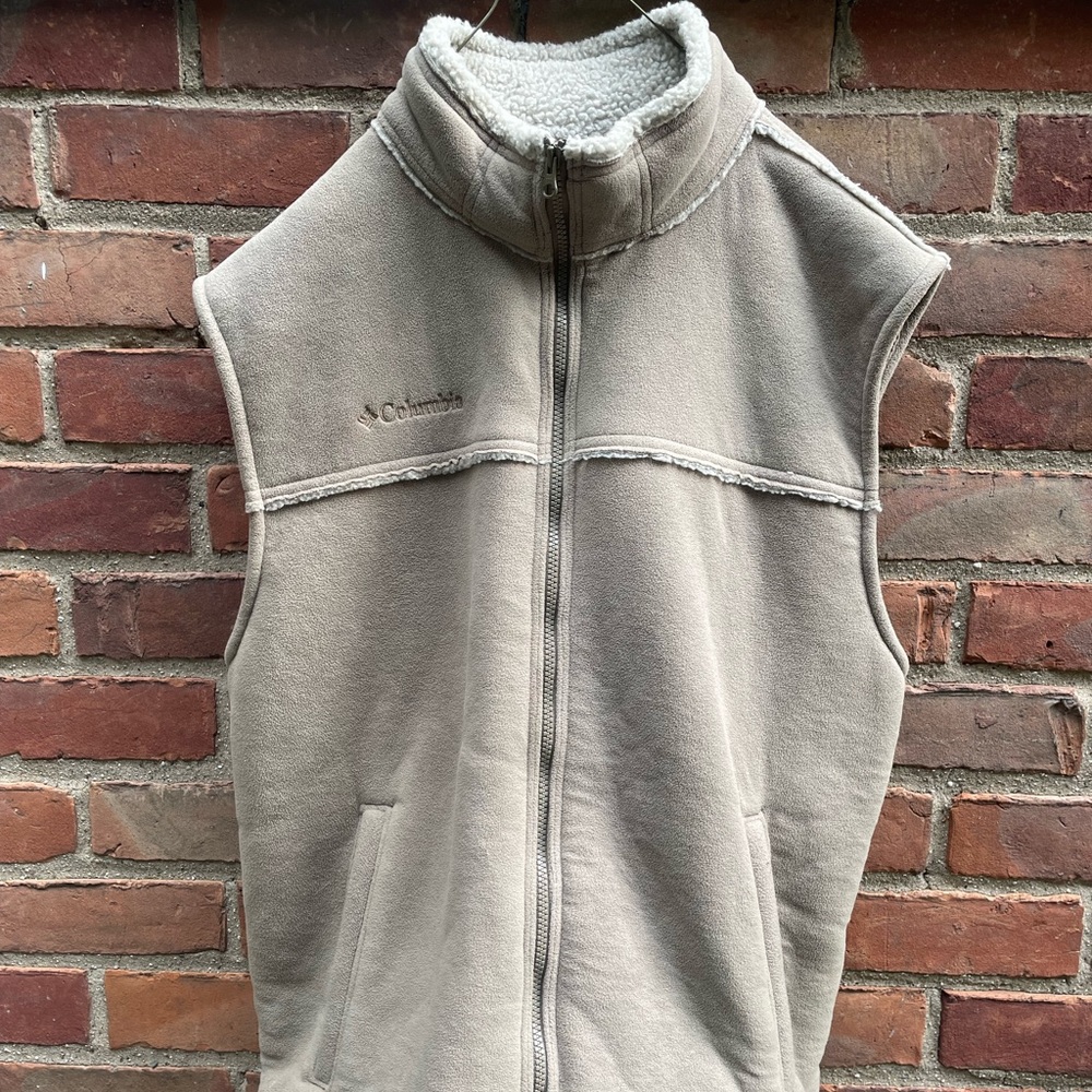 VINTAGE Columbia fleece vest. Size: men’s large